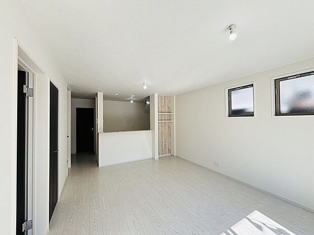 家族が自然に集りそうな広さが魅力のLDK。