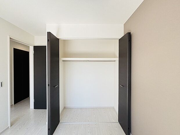 ご家族の思い出も大切にしまっておけるたっぷり収納。 