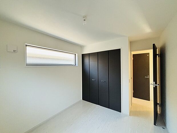 室内空間は明るい色合いで統一しています。 