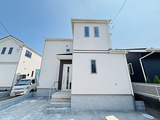 車通りの少ない閑静な住宅地、のびのびした子育てに適します。