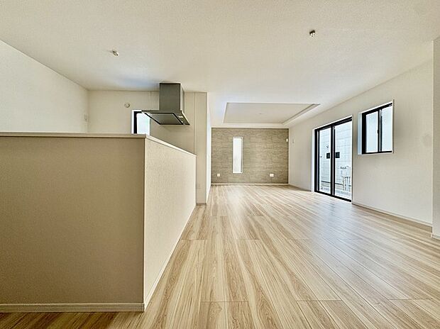 家族が自然に集りそうな広さが魅力のＬＤＫ。 