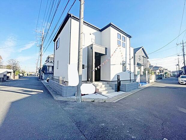 風通し・日当たりに優れる角地。開放感をお楽しみください。