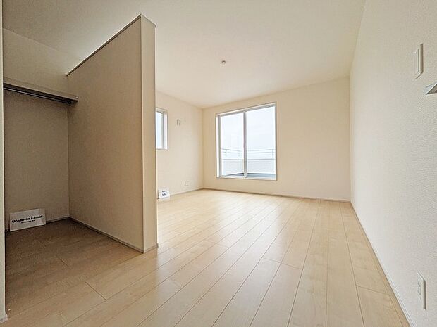 ＷＩＣに面したお部屋、通常の洋室より使い勝手に優れます。 