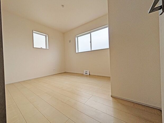 子供部屋には丁度良い洋室。サイズは5.5帖。 