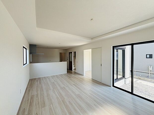 家族が自然に集りそうな広さが魅力のＬＤＫ。 