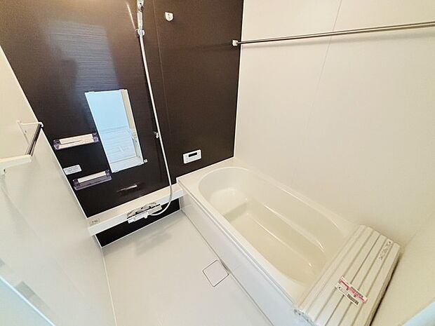 半身浴もゆっくり楽しめるベンチバス仕様。