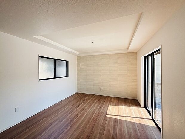 南側に大きな窓を配置、明るいリビングが出来ました。 