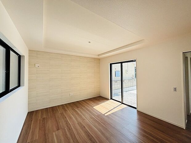 ご家族みんながゆったりくつろげる広々リビング。