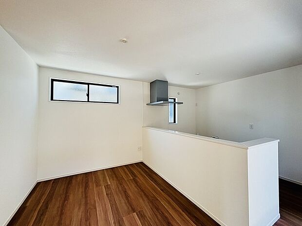 料理をしながらでも、ご家族との会話を楽しめる対面キッチン。 