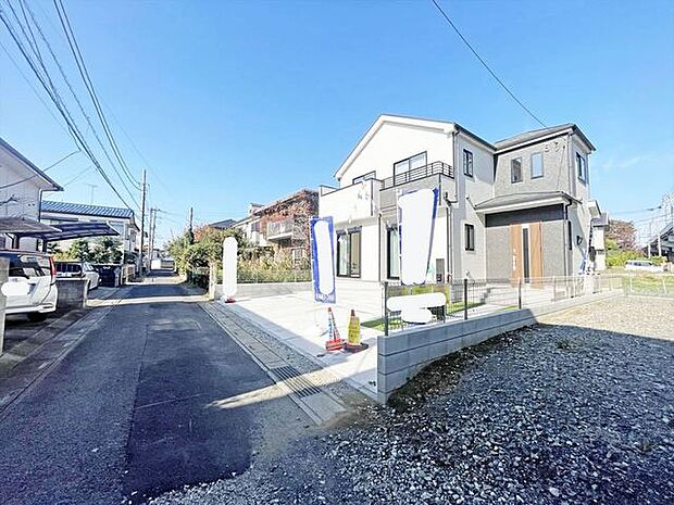 南道路に面した、陽当たり良好な物件です。