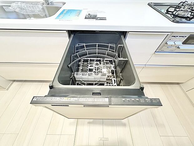 節水・省エネの食洗機付き、水仕事が楽になりますね。 