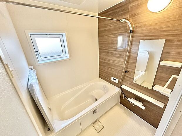 お子様と一緒にバスタイムを楽しめる広々一坪浴室。 