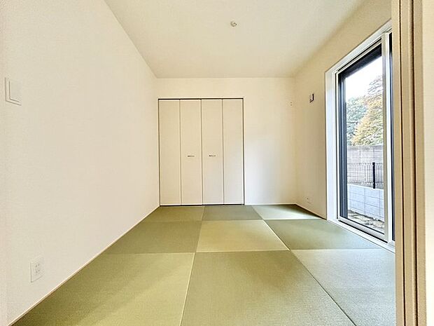 リビングと一体のように使える和室。キッチンからもよく見えます。 