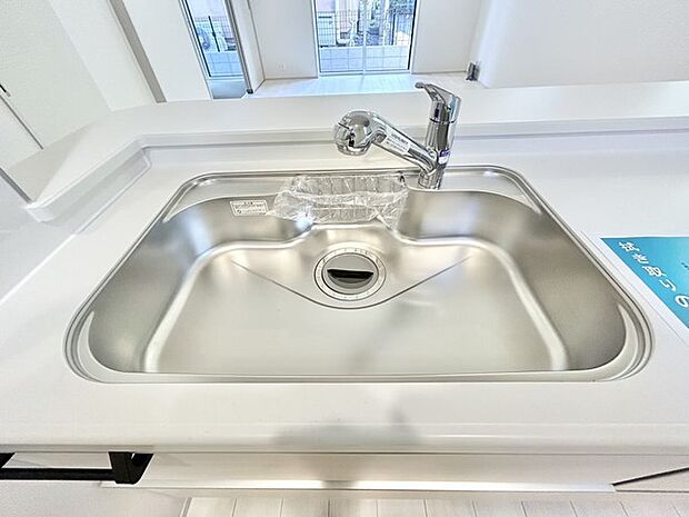 ステンレスのキッチンは耐久性とお掃除しやすい使い勝手が魅力です。