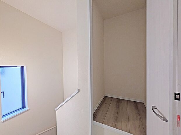 全居室はもちろん、共用スペース収納もあり、すっきり片づけて広く使えます。