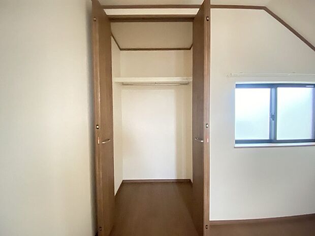 たっぷり収納で、お部屋の中はいつもキレイに片付きそうですね。