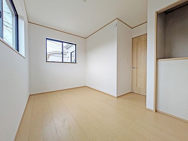子供部屋には丁度良い洋室。サイズは5.5帖。 