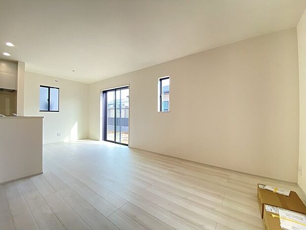 たっぷりの陽光に包まれる明るい住まい。