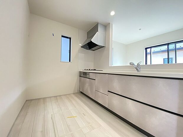 対面キッチンがご家族の温かい時間を演出。