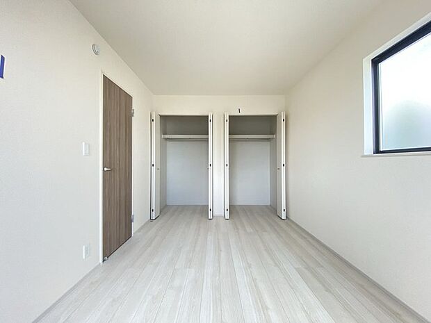 ご家族の思い出も大切にしまっておけるたっぷり収納。 