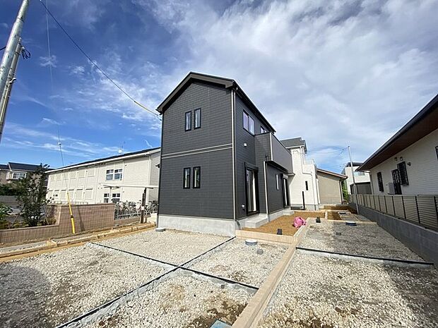 建築中ですが、同じグレードの完成済み建物を参考にご覧になることもできます。現地より最寄りの物件をご案内しますので、お気軽にご要望をお聞かせください。 