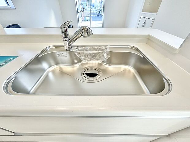 ステンレスのキッチンは耐久性とお掃除しやすい使い勝手が魅力です。