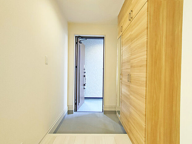 靴がしっかり収まるから、散らかりがちな玄関もスッキリ。 