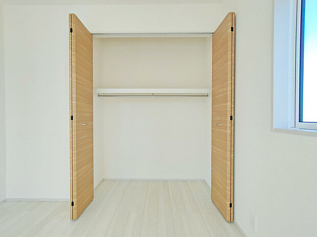たっぷりの収納スペースで快適に暮らせそう。 