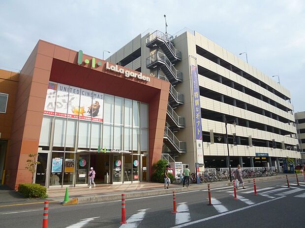 ララガーデン春日部 営業時間10:00〜20:00(3110m)