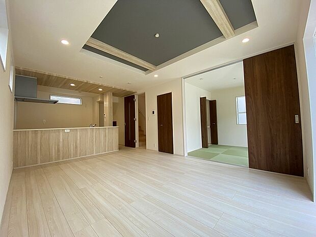 家族が自然に集りそうな広さが魅力のLDK。