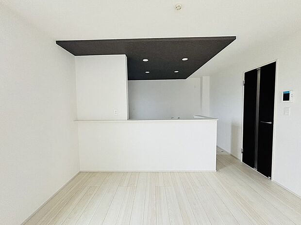 家族が自然に集りそうな広さが魅力のＬＤＫ。 