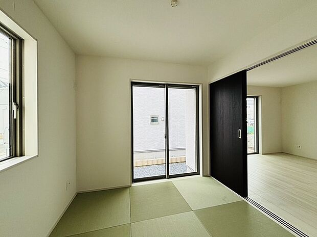 お子様にとっていいお昼寝空間になる和室は、ぜひリビングのお隣で。 