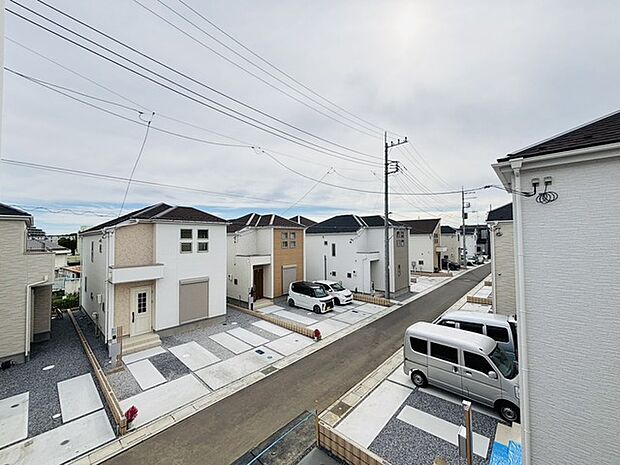 車の通りも少ない閑静な住宅地。子育てにも、第二の人生にも。 