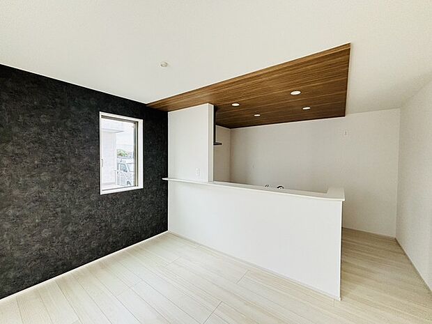 料理をしながらでも、ご家族との会話を楽しめる対面キッチン。