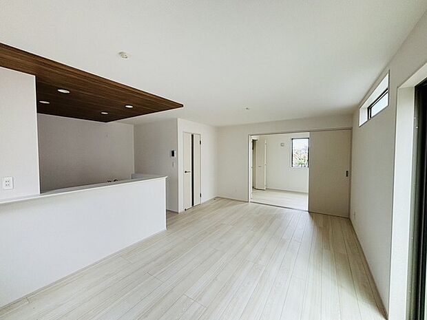 家族が自然に集りそうな広さが魅力のLDK。