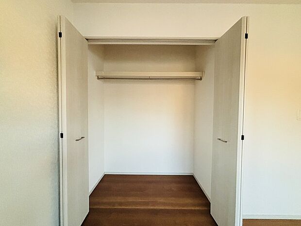 ご家族の思い出も大切にしまっておけるたっぷり収納。