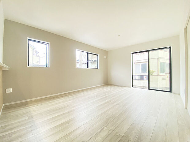 家族が自然に集りそうな広さが魅力のLDK。