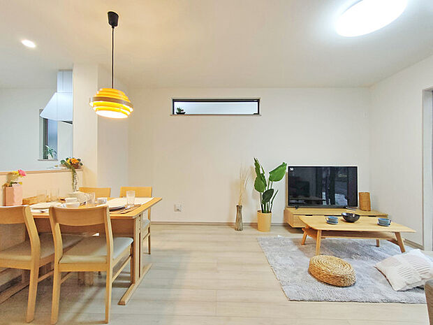 家族団らんの時間も増えそうな、くつろぎのLDK。