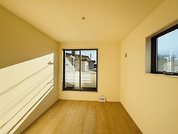 住宅街の2階南向きのお部屋です。日当たりはご覧のとおり。 