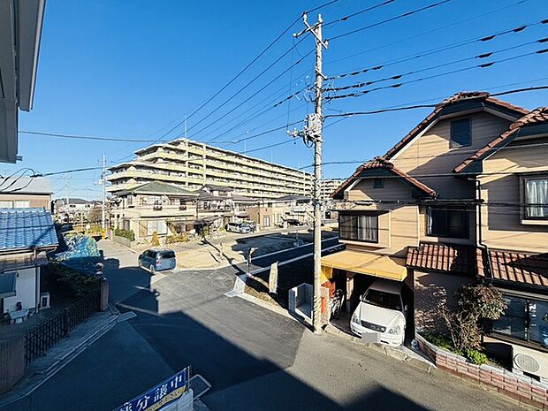 車の通りも少ない閑静な住宅地。子育てにも、第二の人生にも。