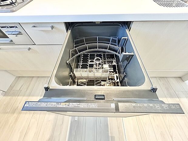 環境にも手にも優しい、食器洗乾燥機付のキッチン。 