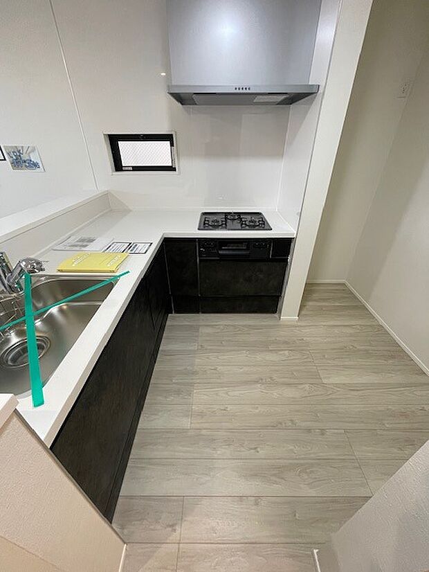 食洗器付き。キッチンの性能が上がれば、いつものお料理も楽しくなりますね。 