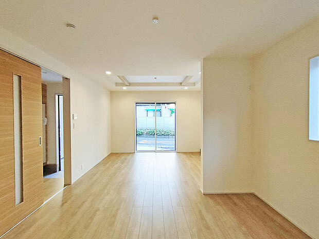 家族が自然に集りそうな広さが魅力のＬＤＫ。 