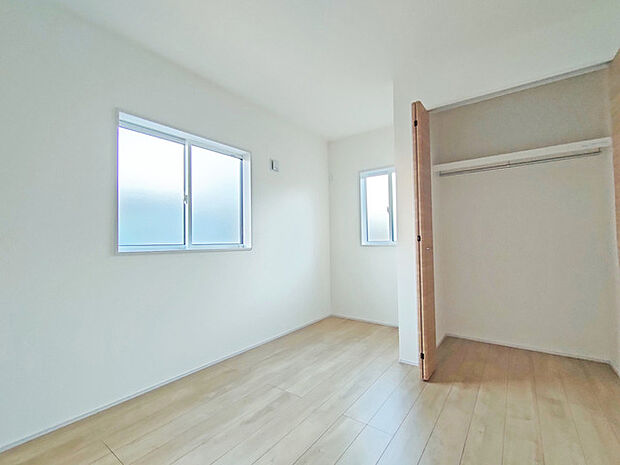 たっぷりの陽光に包まれる明るい住まい。