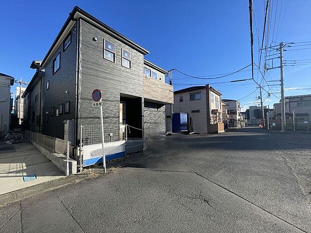 建築中ですが、同じグレードの完成済み建物を参考にご覧になることもできます。現地より最寄りの物件をご案内しますので、お気軽にご要望をお聞かせください。