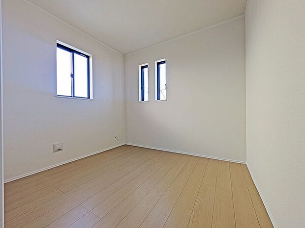 洋室は子供部屋にもちょうどいいサイズ感、4．5帖。 