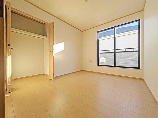 子供部屋にも嬉しい全居室収納スペース。 