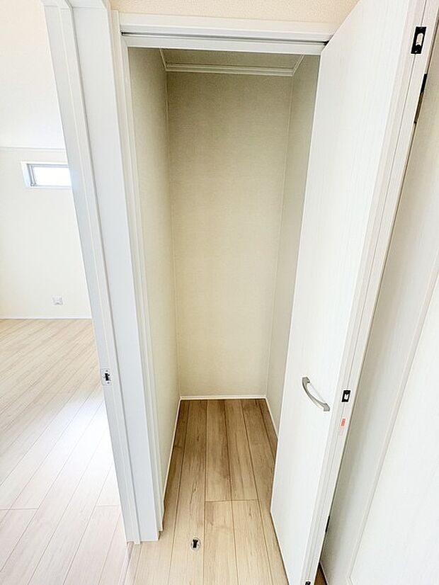 全居室はもちろん、共用スペース収納もあり、すっきり片づけて広く使えます。