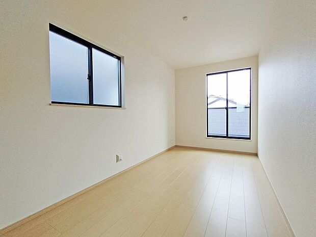 たっぷりの陽光に包まれる明るい住まい。