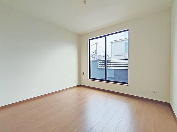 たっぷりの陽光に包まれる明るい住まい。 